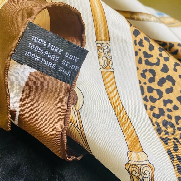 100% Silk Patterned Scarf - Picture 4 of 4